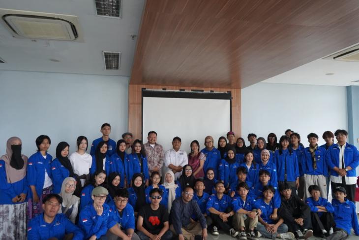 Prodi DKV Universitas Teknologi Digital Gelar Drawing Workshop “Klinik Gambar” di Bandung Creative Hub